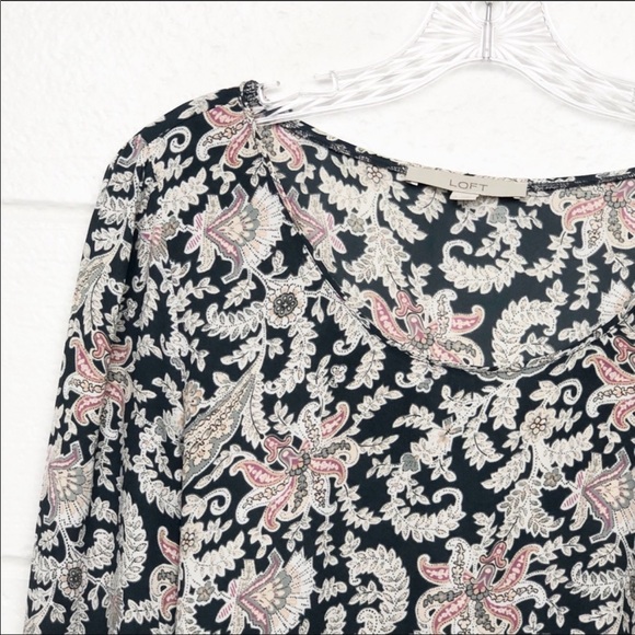 Beautiful scoop neck Long sleeve Loft blouse sz L - Picture 9 of 9